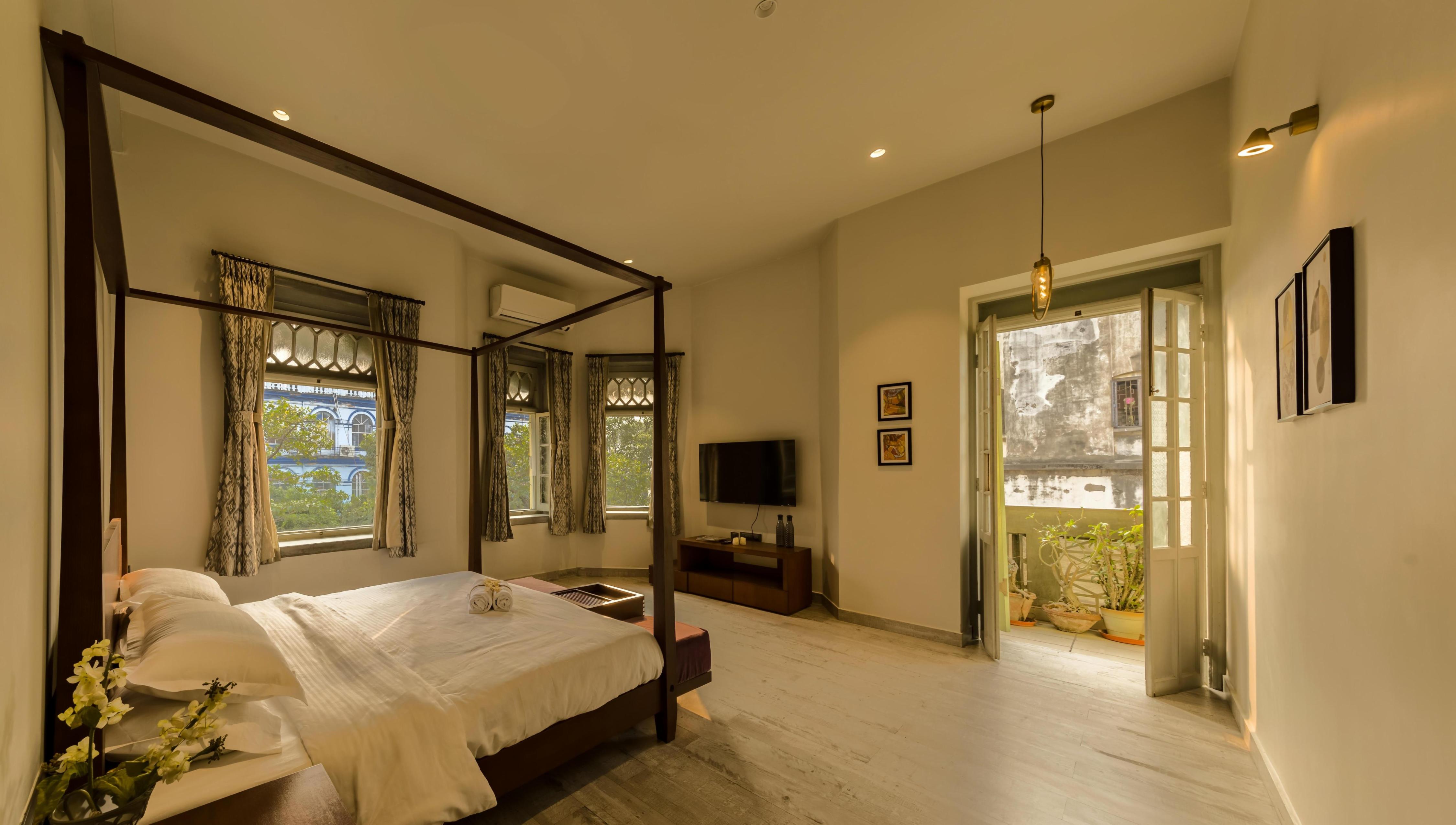 The Colonial Reserve - A Luxury Serviced Apartment - Tap to explore photos