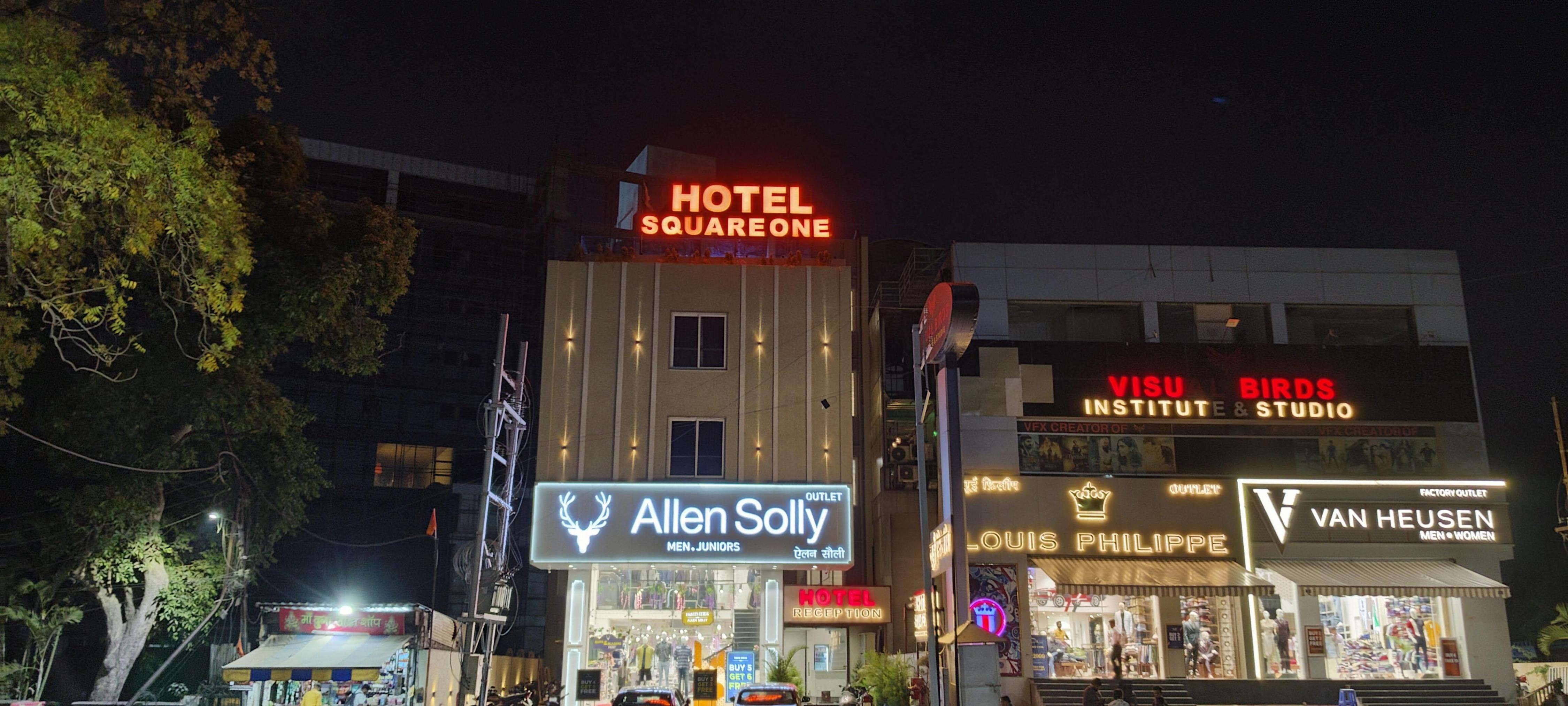 Hotel Square One - Tap to explore photos