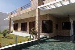 The Lawn House : 3BHK Furnished Villa with Lawn