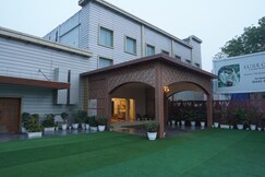 Hotel Luxe Opera NH8 7km from IGI Airport Delhi Managed by Bel-La Monde Group of Hotels