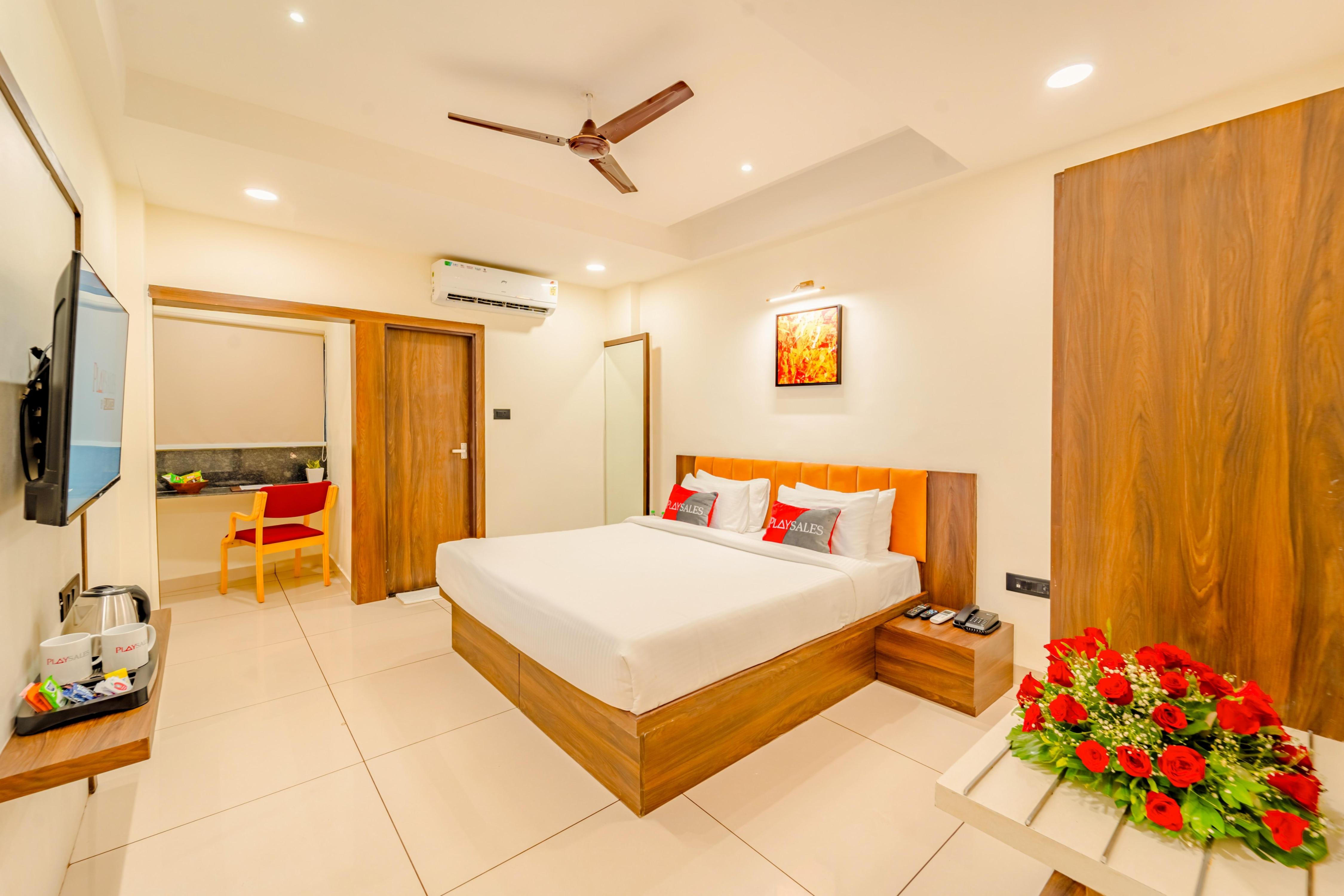 Playsales by Playotel, Vijay Nagar - Tap to explore photos