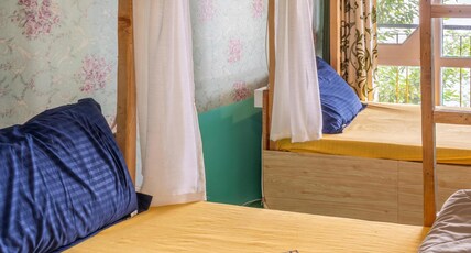 Vibe Hostel Naddi - Near Dal Lake Room Type - 9 Bed Mix dorm