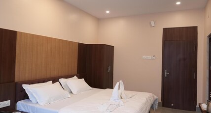 Hotel New Sagar Priya Room Type - Deluxe Pool View