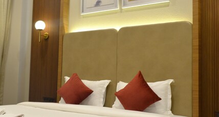 Hotel Maroon Room Type - Superior King Room | Free Cancellation Hotel Maroon Room Type - Superior King Room | Free Cancellation