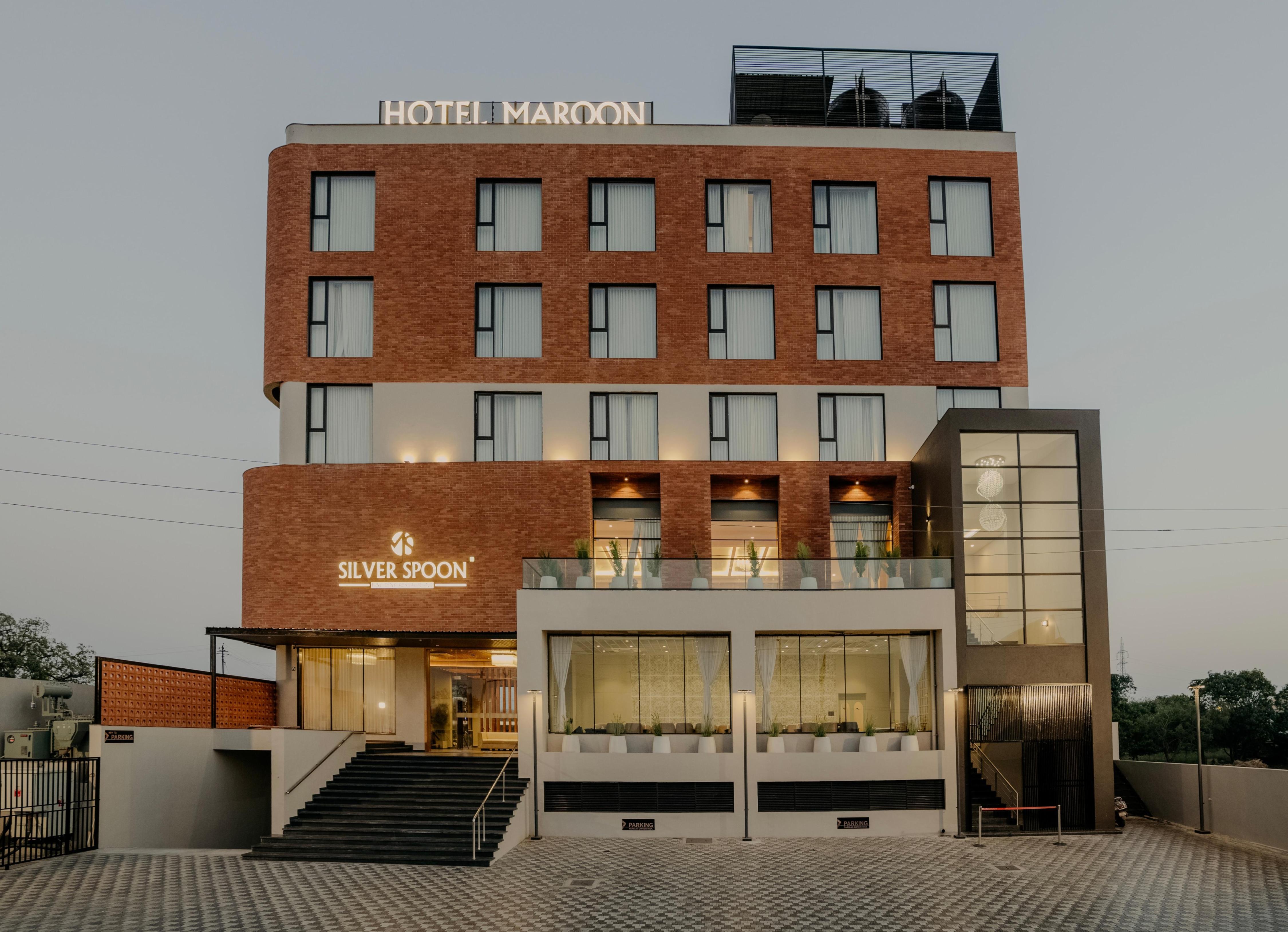 Hotel Maroon - Tap to explore photos