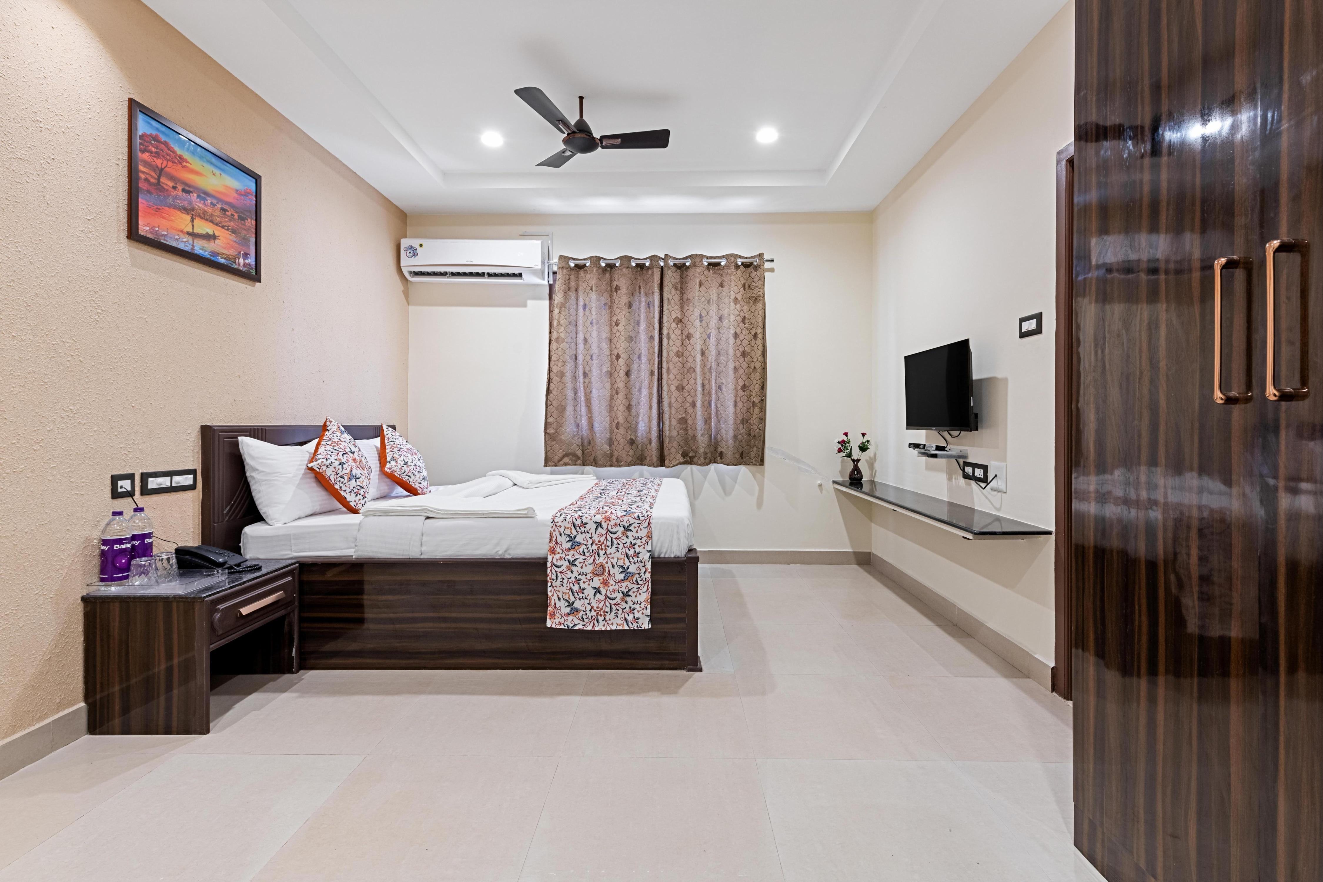 Veera Residency Room Type - Deluxe