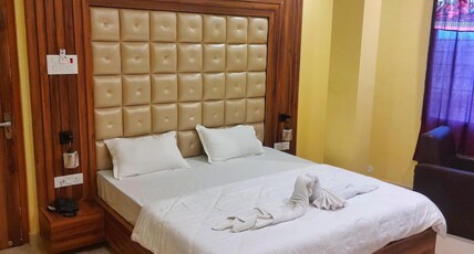 HOTEL SHOBHA Room Type - Super Deluxe Room