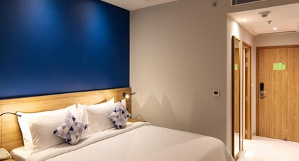 Hometel Lucknow, A Sarovar Hotel Room Type - Premium room - 1 Double Bed