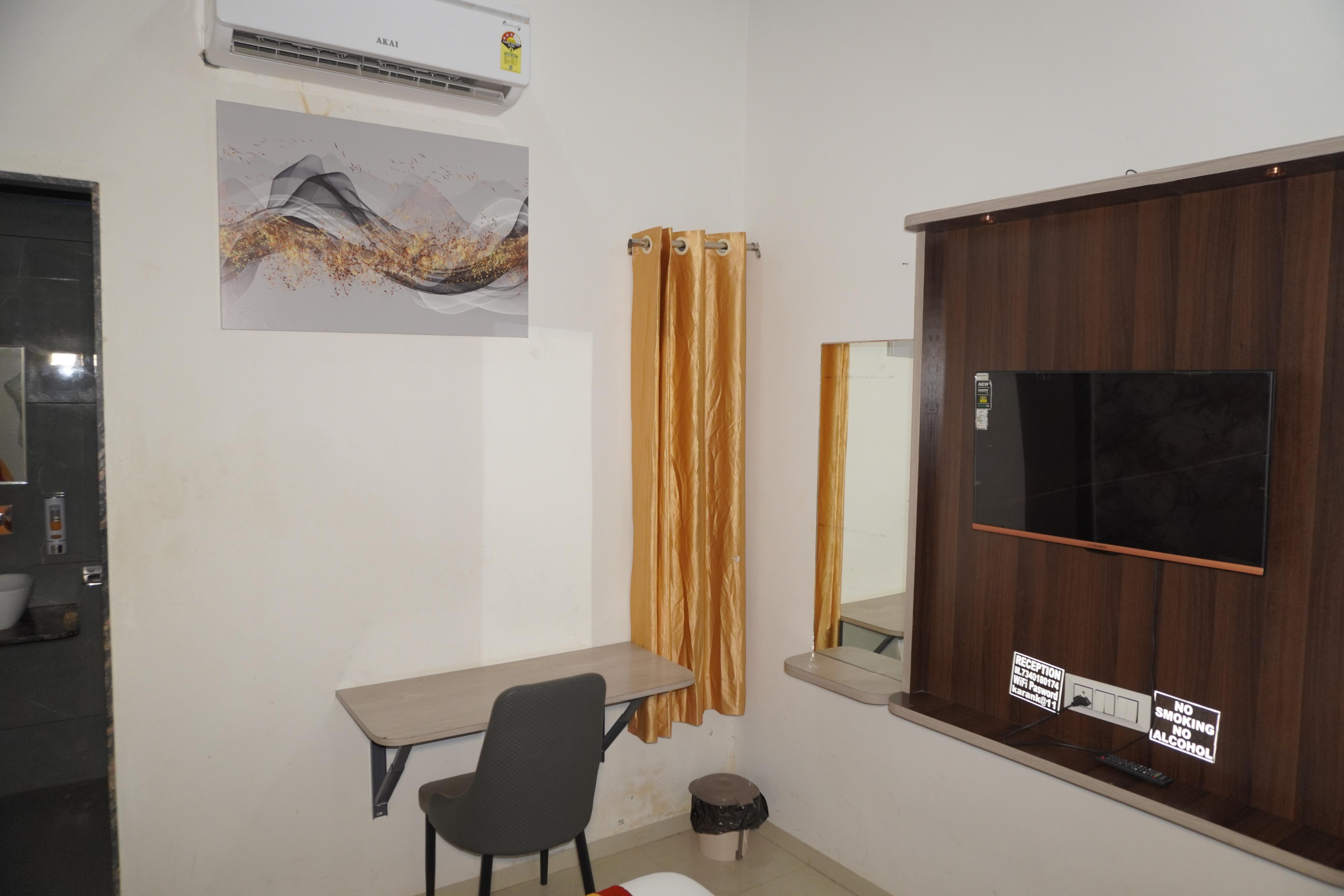Hotel Hanuman Palace (Free Gated Parking & 10 Minutes from Temple) - Tap to explore photos