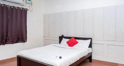 Stayz Inn Room Type - Deluxe Ac Room
