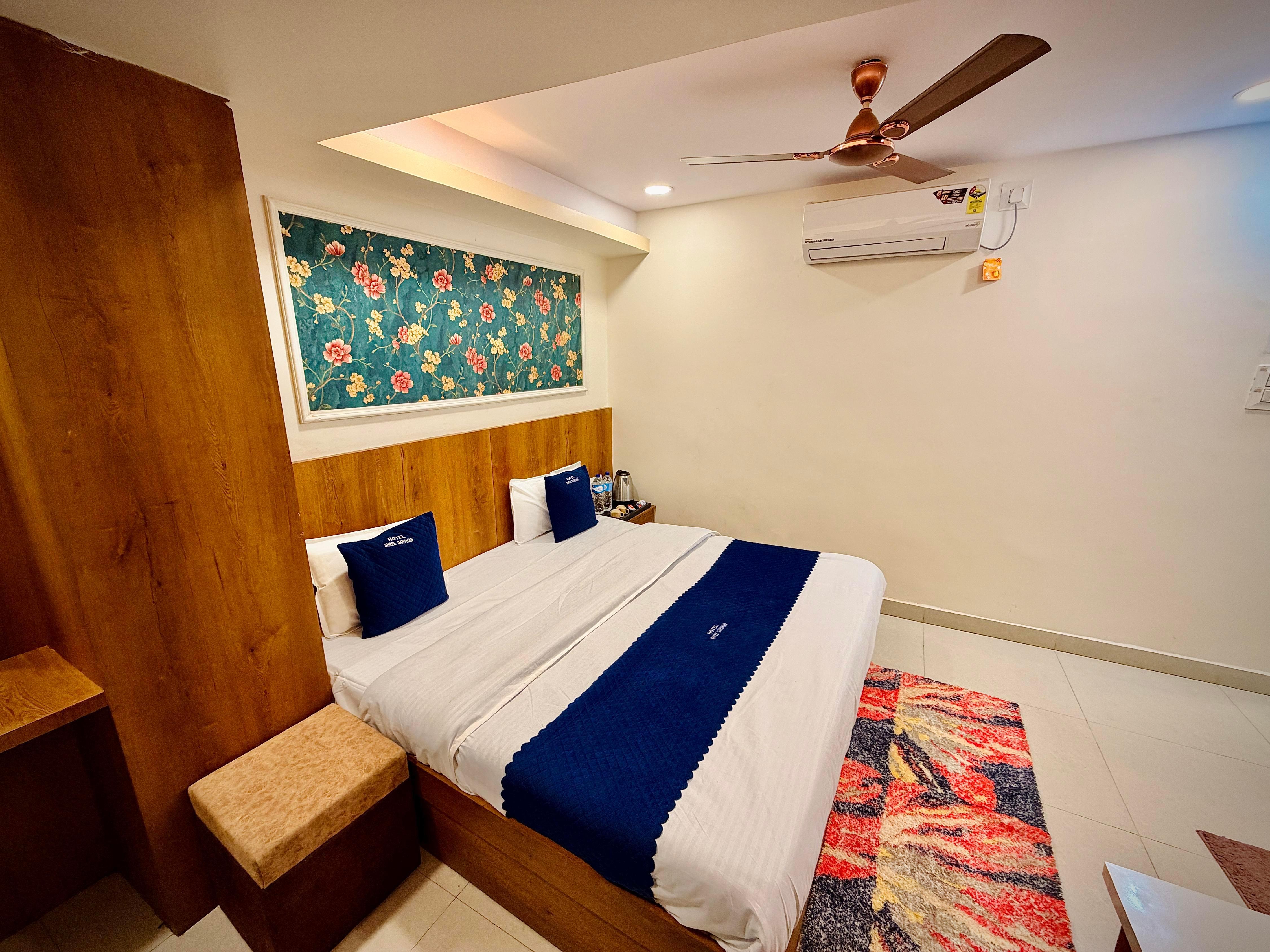 Hotel Shree Darshan - Near Mahakal Mandir Ujjain - Tap to explore photos