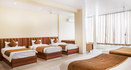 RADHE KRISHNA RESORT Room Type - Royal Family Eight Bed
