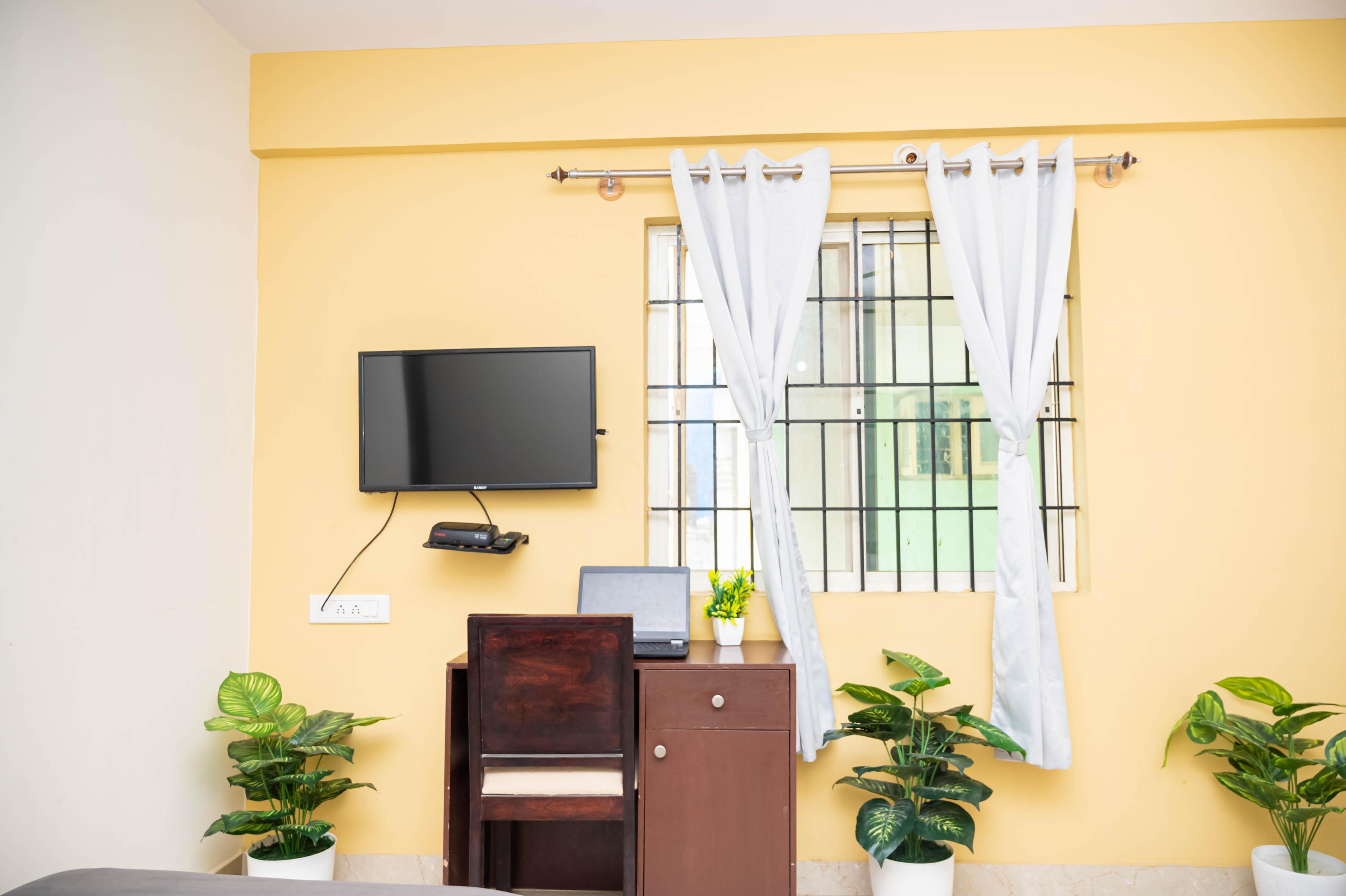 Z Express Clapton - Tap to explore photos