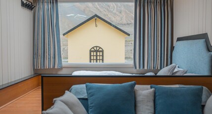YELLOW HOTELS & COTTAGES Room Type - Cabin