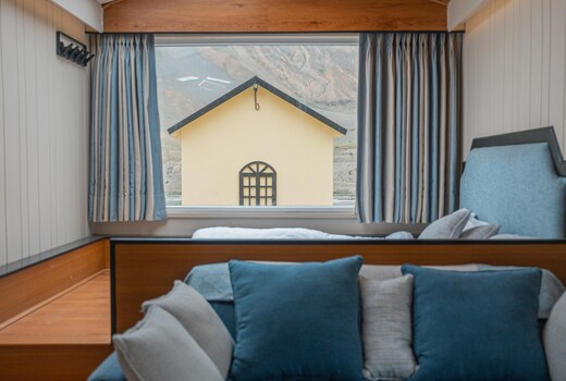 YELLOW HOTELS & COTTAGES