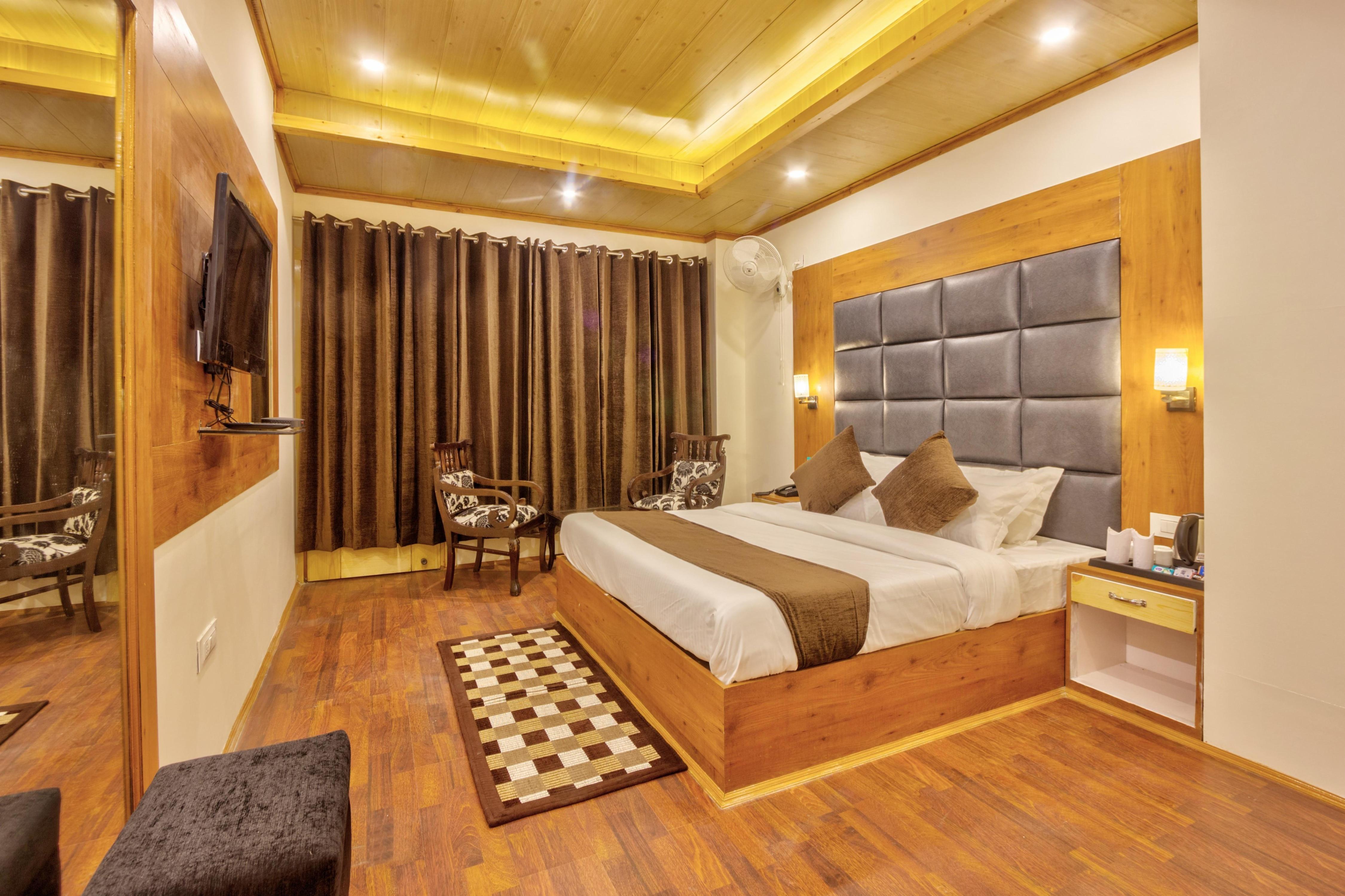 Hotel Royal Nest By Terraa Hotels Room Type - Super Deluxe Room With Balcony View Hotel Royal Nest By Terraa Hotels Room Type - Super Deluxe Room With Balcony View