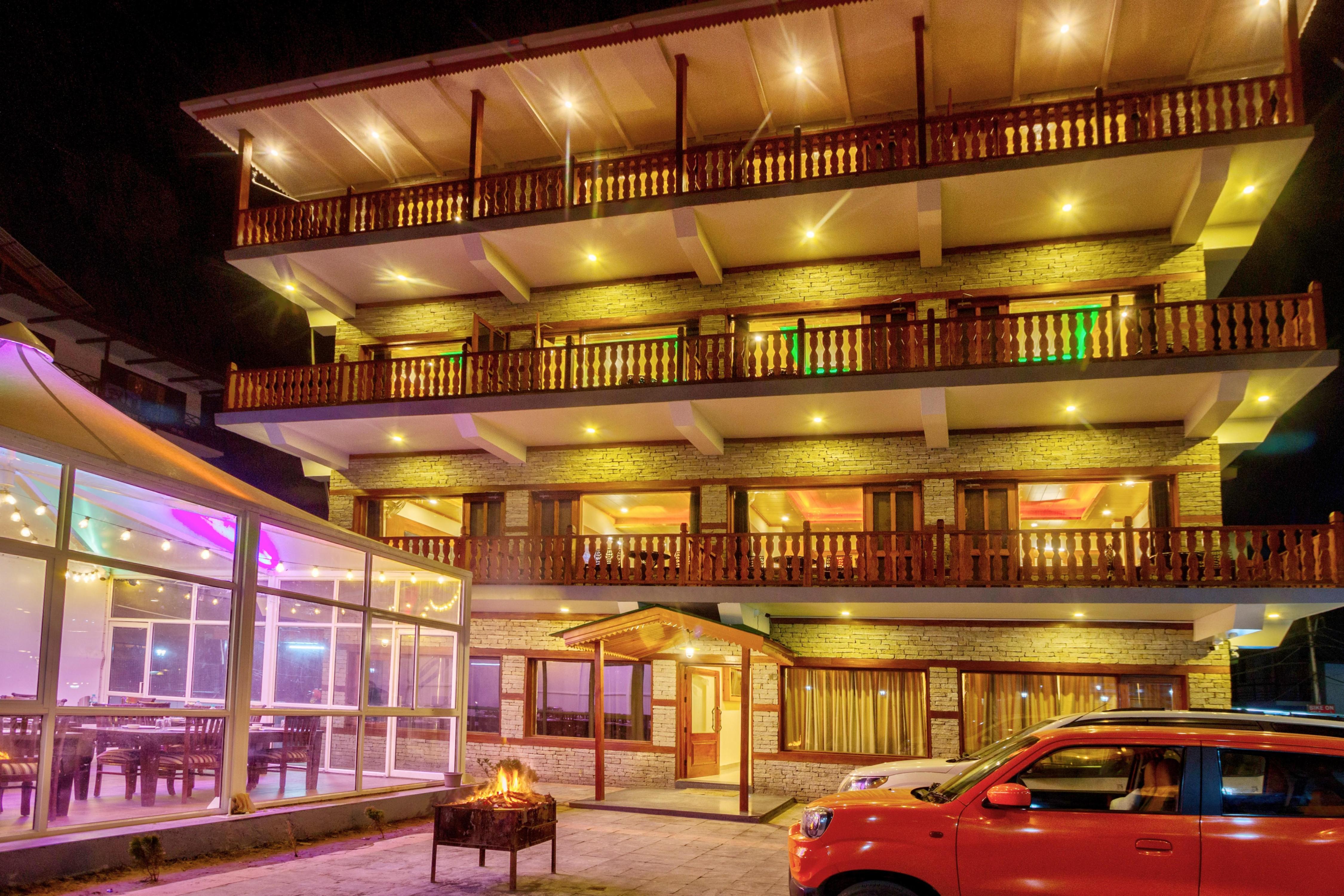 Hotel Royal Nest By Terraa Hotels - Tap to explore photos