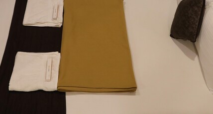 IGLOO STAYS Room Type - STANDARD QUEEN