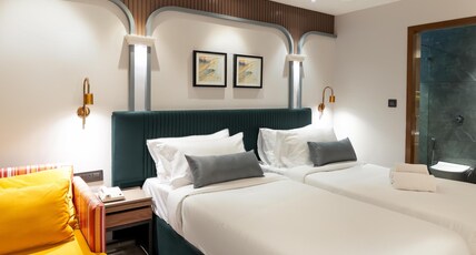 Ajanta Continental-Mumbai Airport Room Type - SUPERIOR DOUBLE ROOM WITH WORK DESK