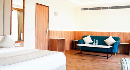 Rukman Hotels Jaipur Airport Room Type - Suite Room