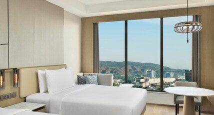 Navi Mumbai Marriott Hotel Room Type - Club, King, Hill View, Bathtub Navi Mumbai Marriott Hotel Room Type - Club, King, Hill View, Bathtub