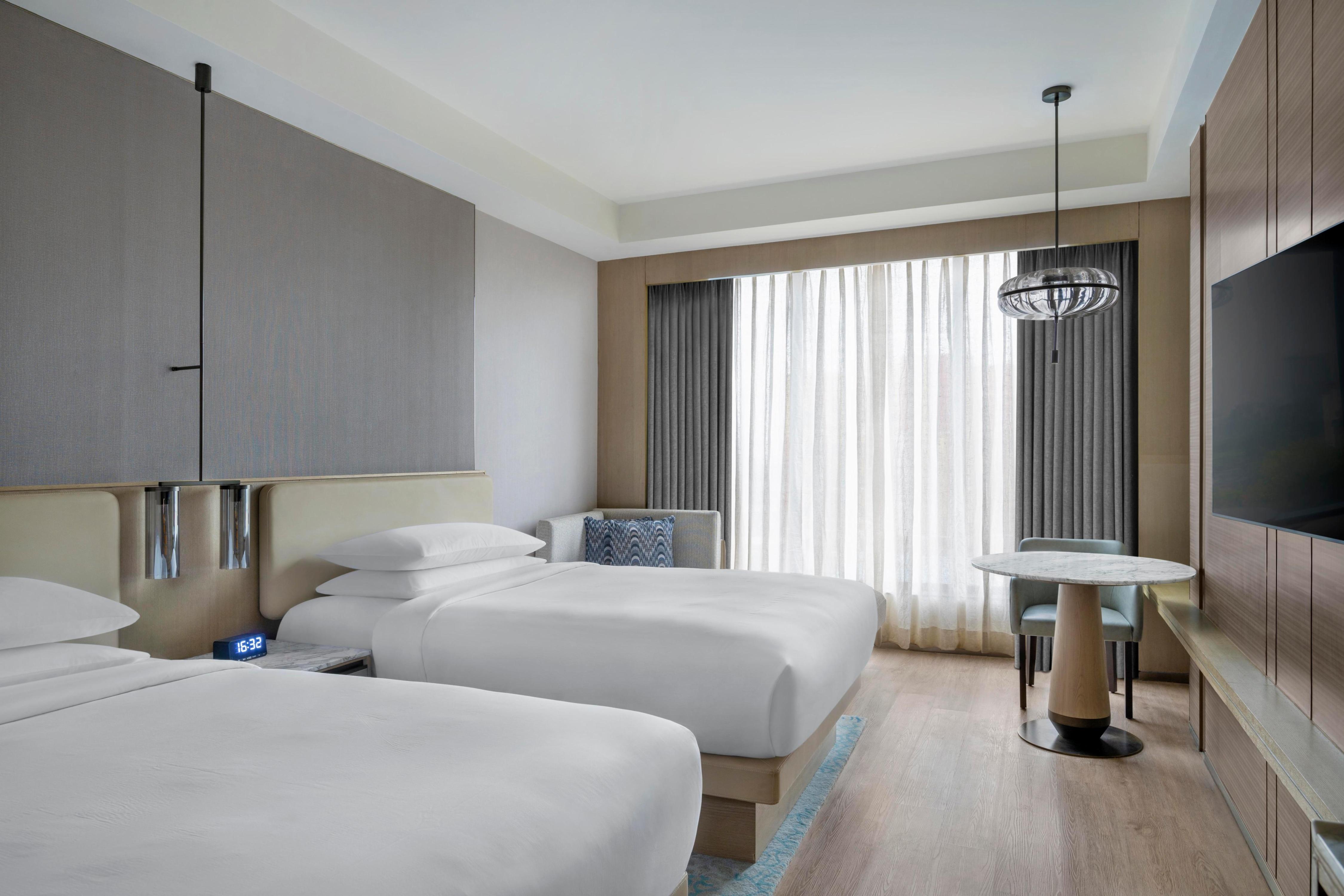 Navi Mumbai Marriott Hotel Room Type - Premium Room, Twin, City View