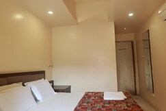 HOTEL REFRESH SERVICE APARTMENT