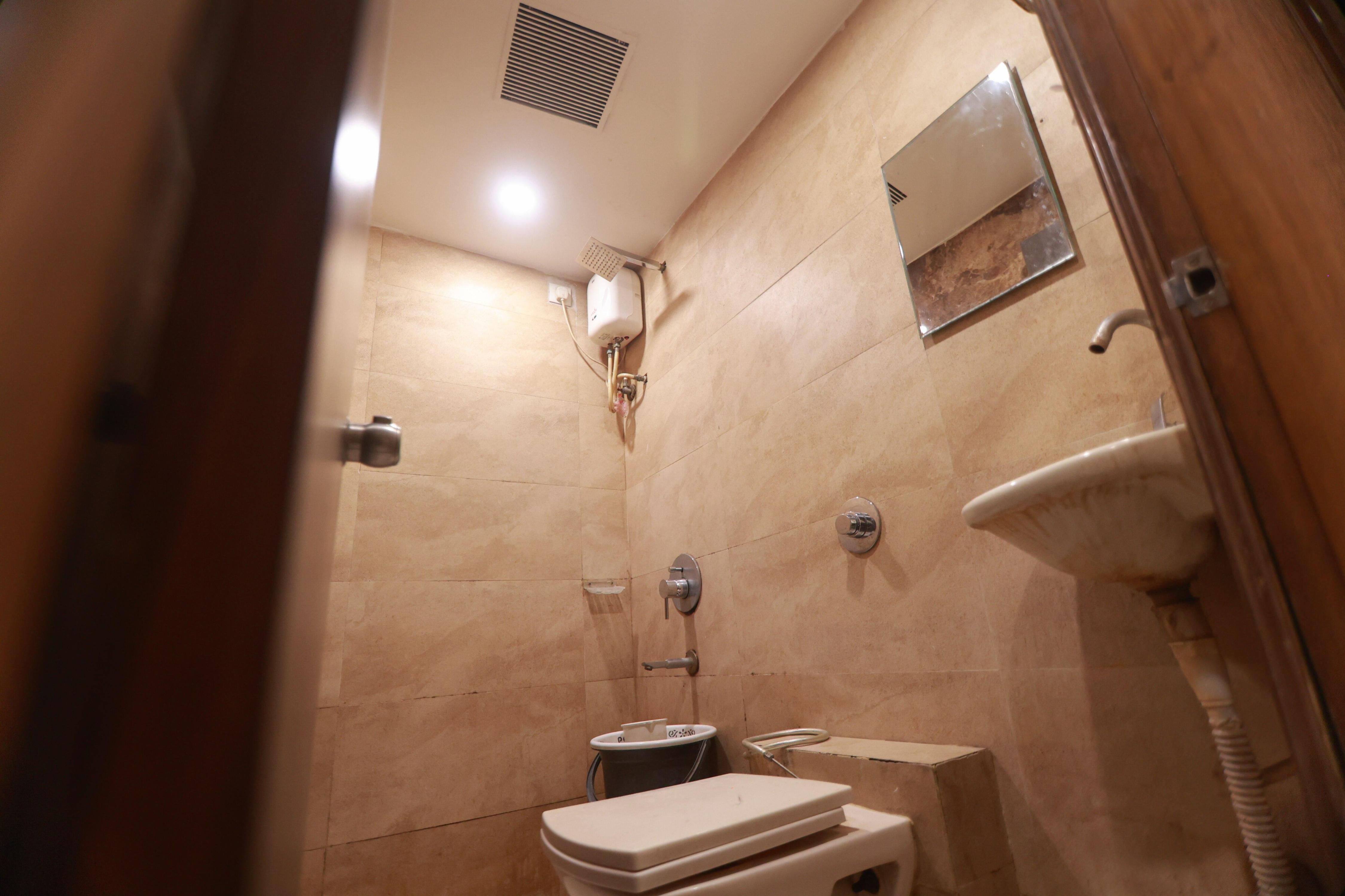 HOTEL REFRESH SERVICE APARTMENT - Tap to explore photos