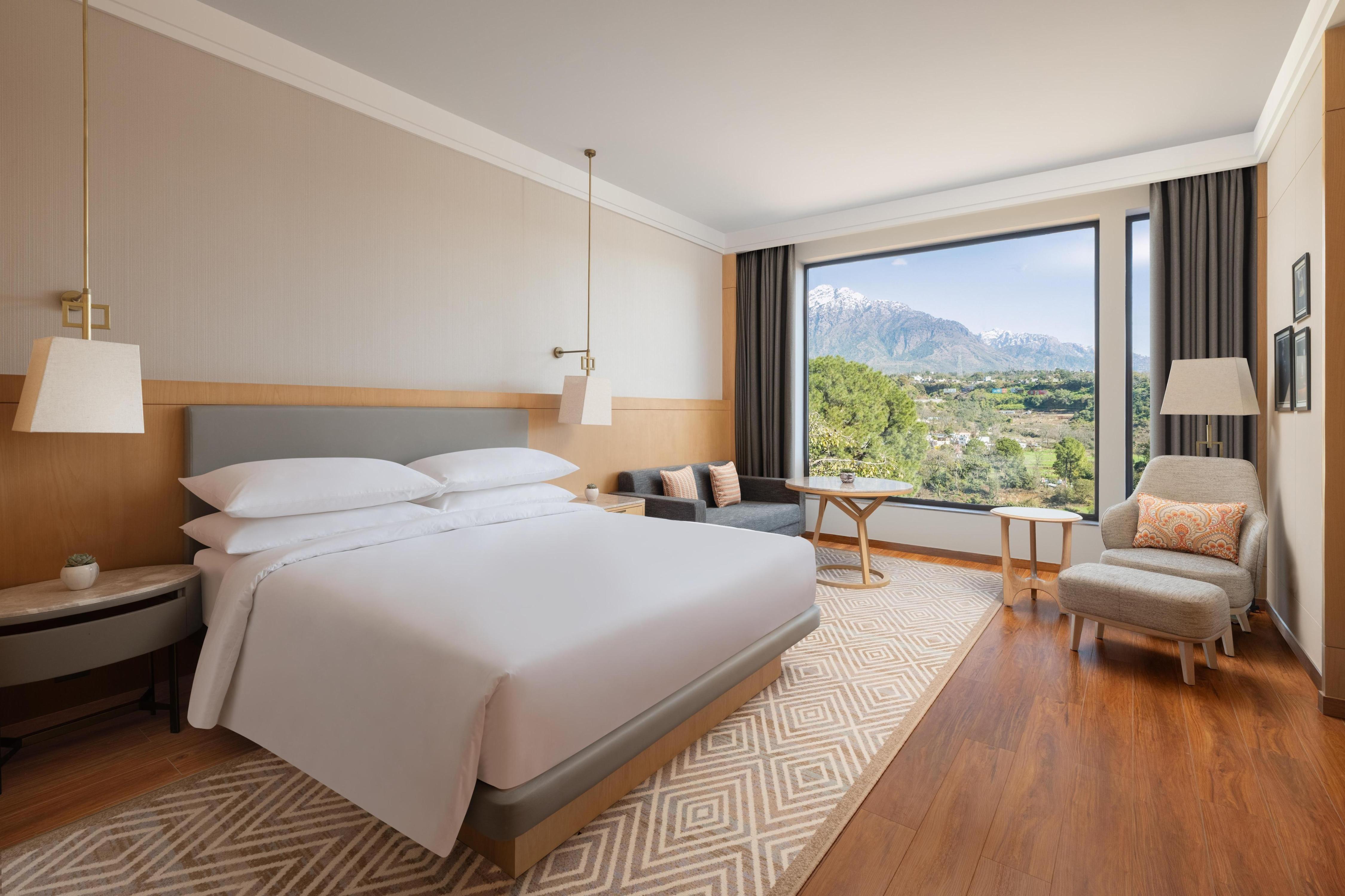 Katra Marriott Resort & Spa Room Type - Deluxe, Deluxe Guest room, 1 King, Shrine view
