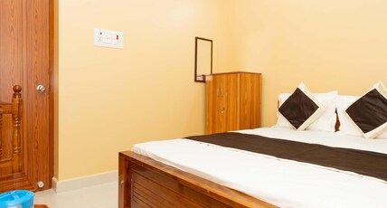 Hotel Balaji Room Type - Non AC Double bed