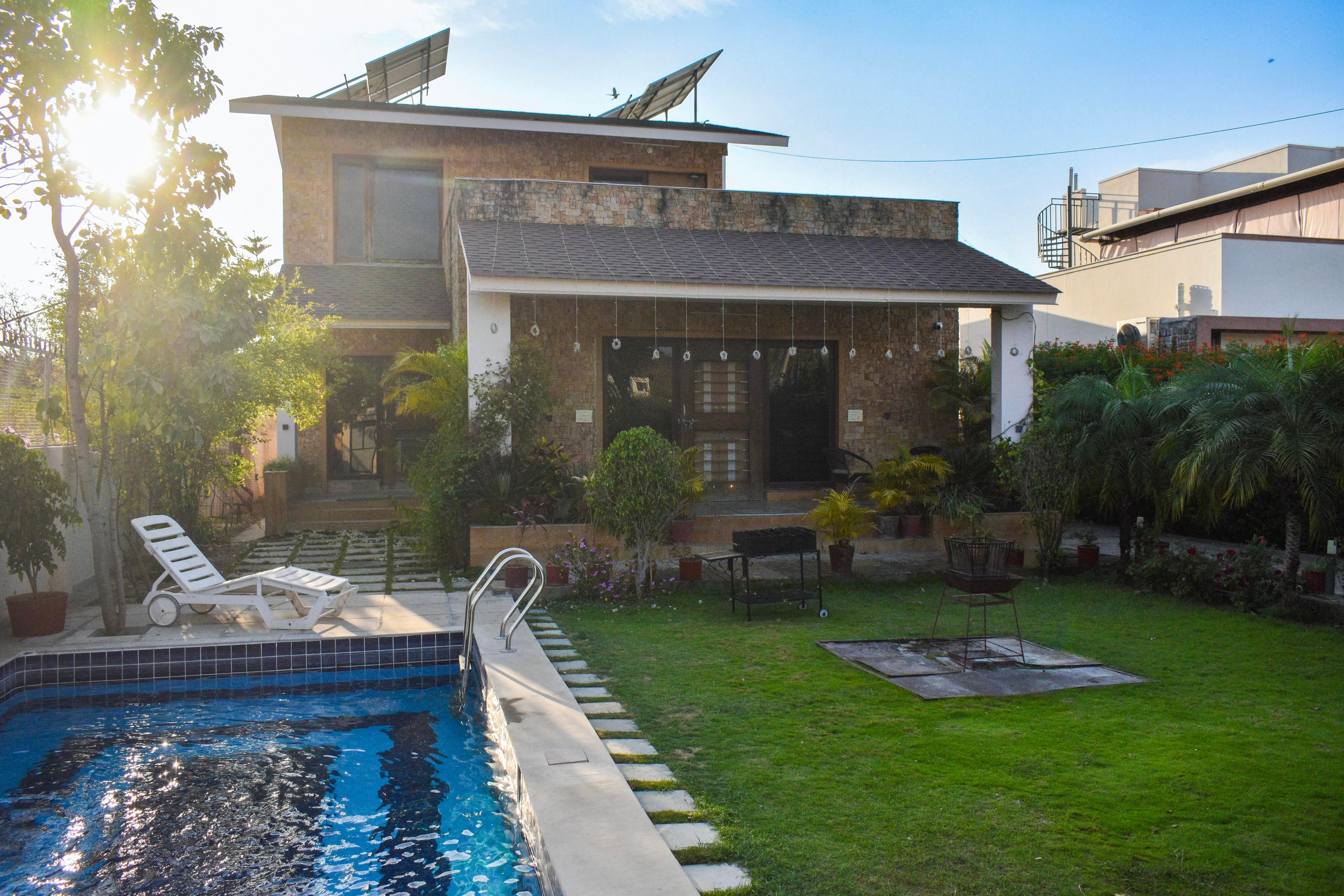 Nirvana Homestay - Tap to explore photos