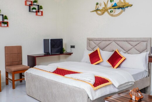 HOTEL VASAVI ELITE