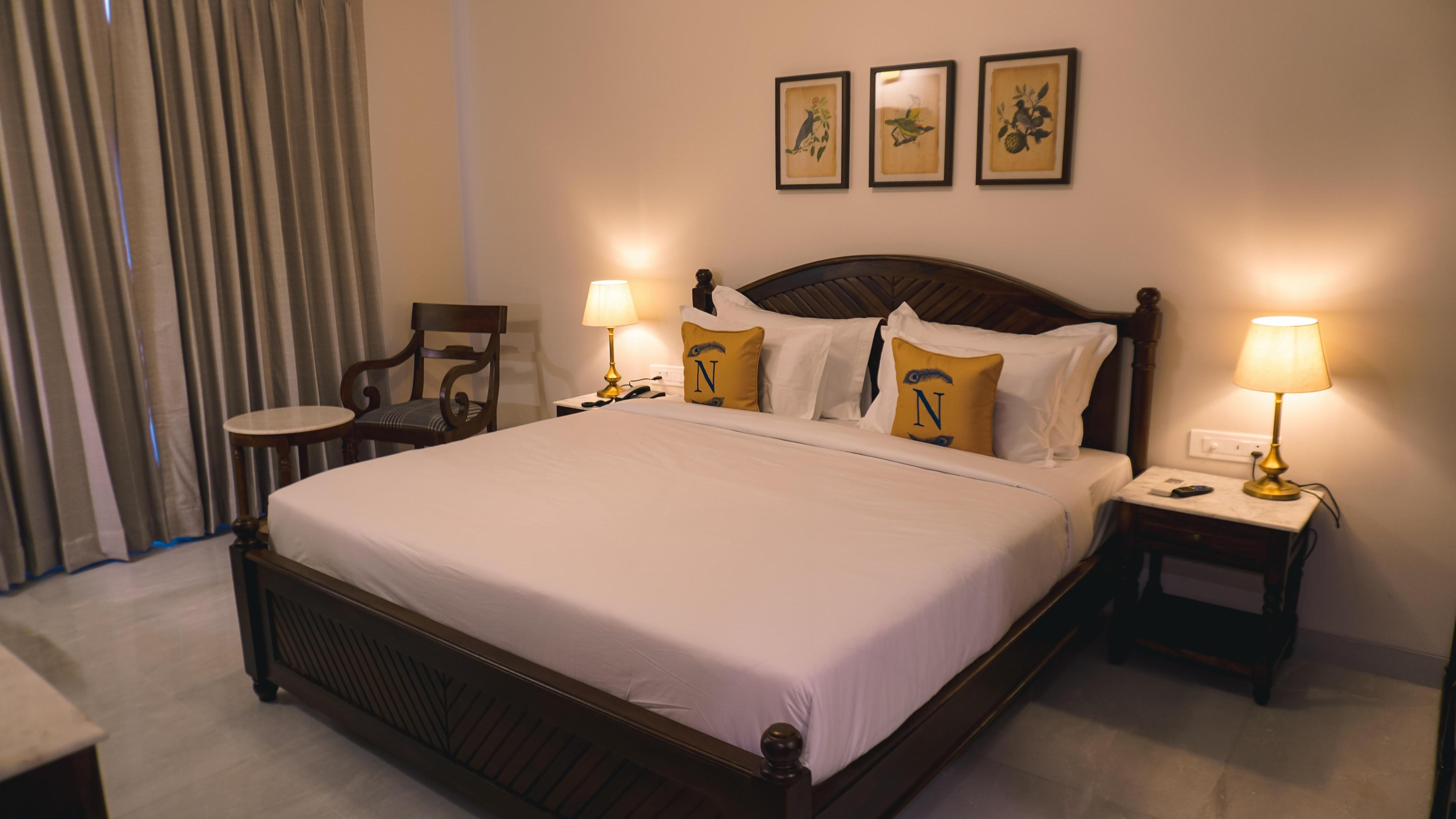 Hotel Naren Villa - Tap to explore photos