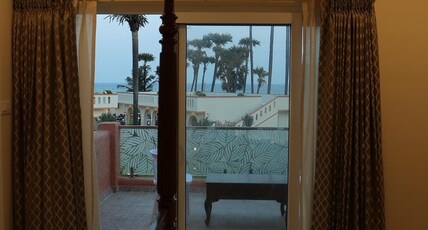 Palm Paradise Room Type - 1 BHK Villa with Balcony - Sea View