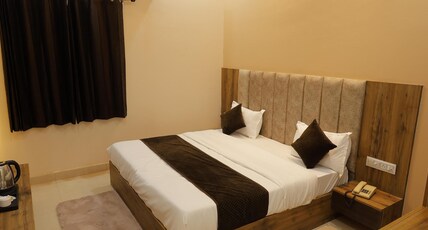 Hotel radhavan Room Type - standrad room