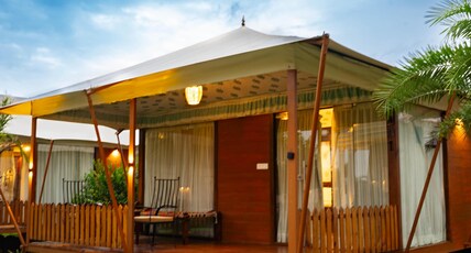 La Nature Hotels & Resorts Room Type - Maharaja Canopy Suite