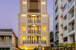 Saravana Grand Suites  A Unit of Saravana Bhavan Veg Tables Kochi