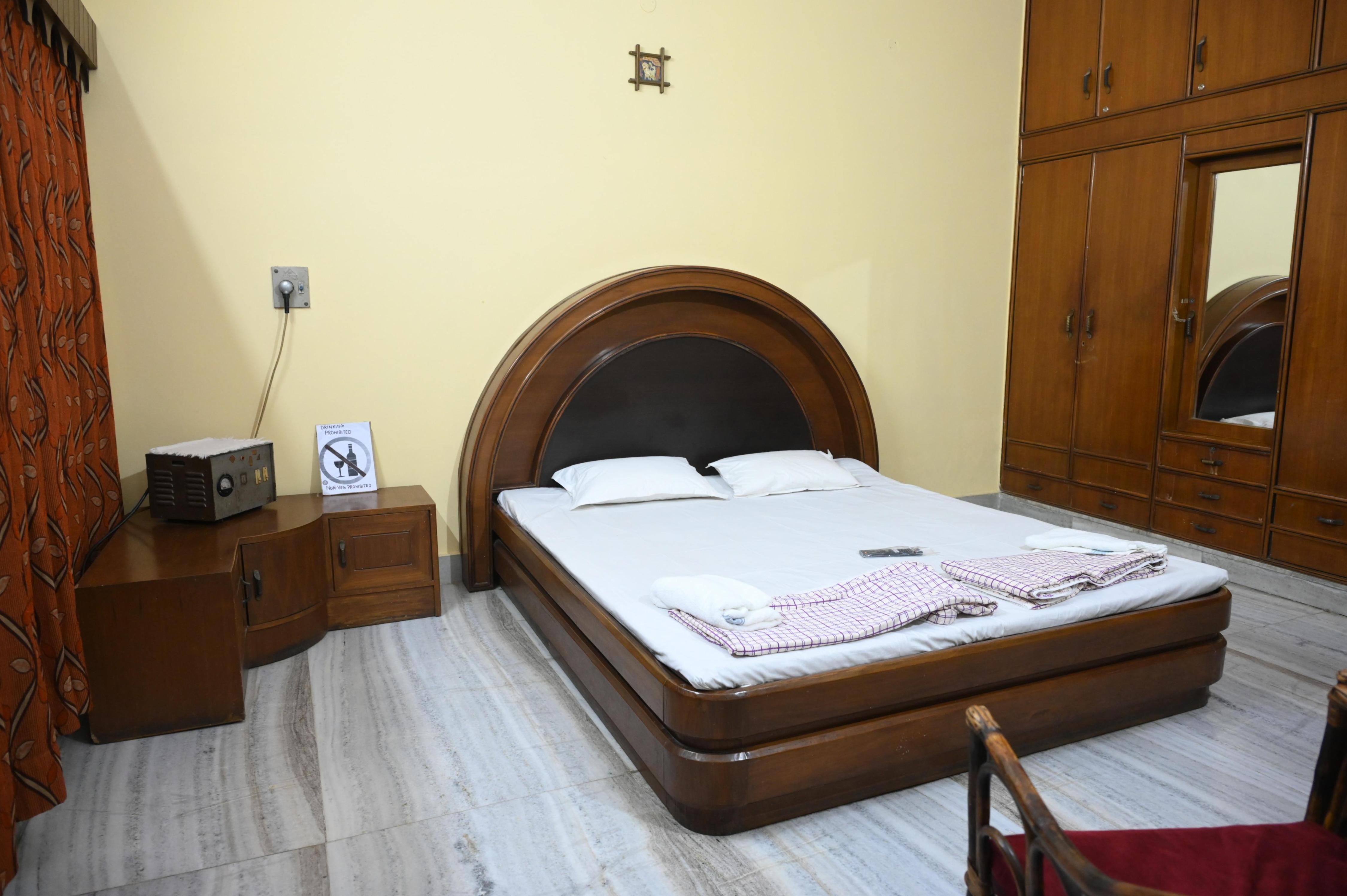 Vanika Homestay - Tap to explore photos