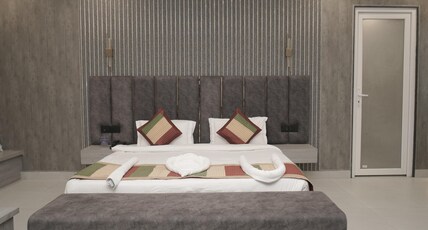 THE TRADE INTERNATIONAL JAIPUR Room Type - Suite Room With Bathtub
