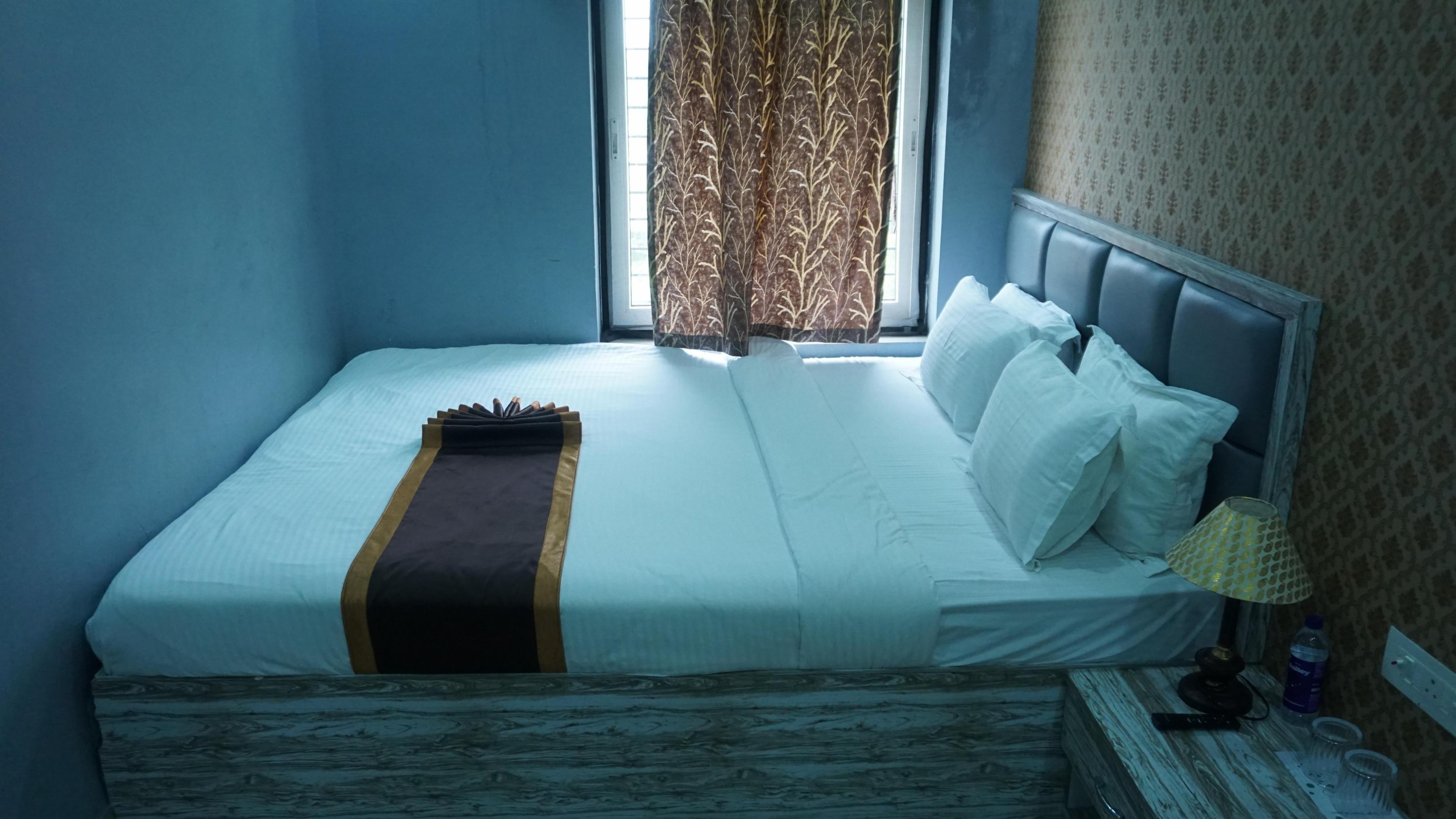 AVARIA INN - Tap to explore photos