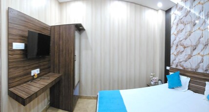 Shivam Guest House Room Type - Deluxe Room