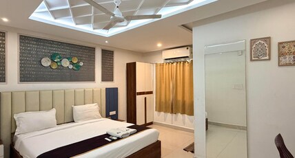 SNR VENUS HOTELS Room Type - DELUXE ROOM