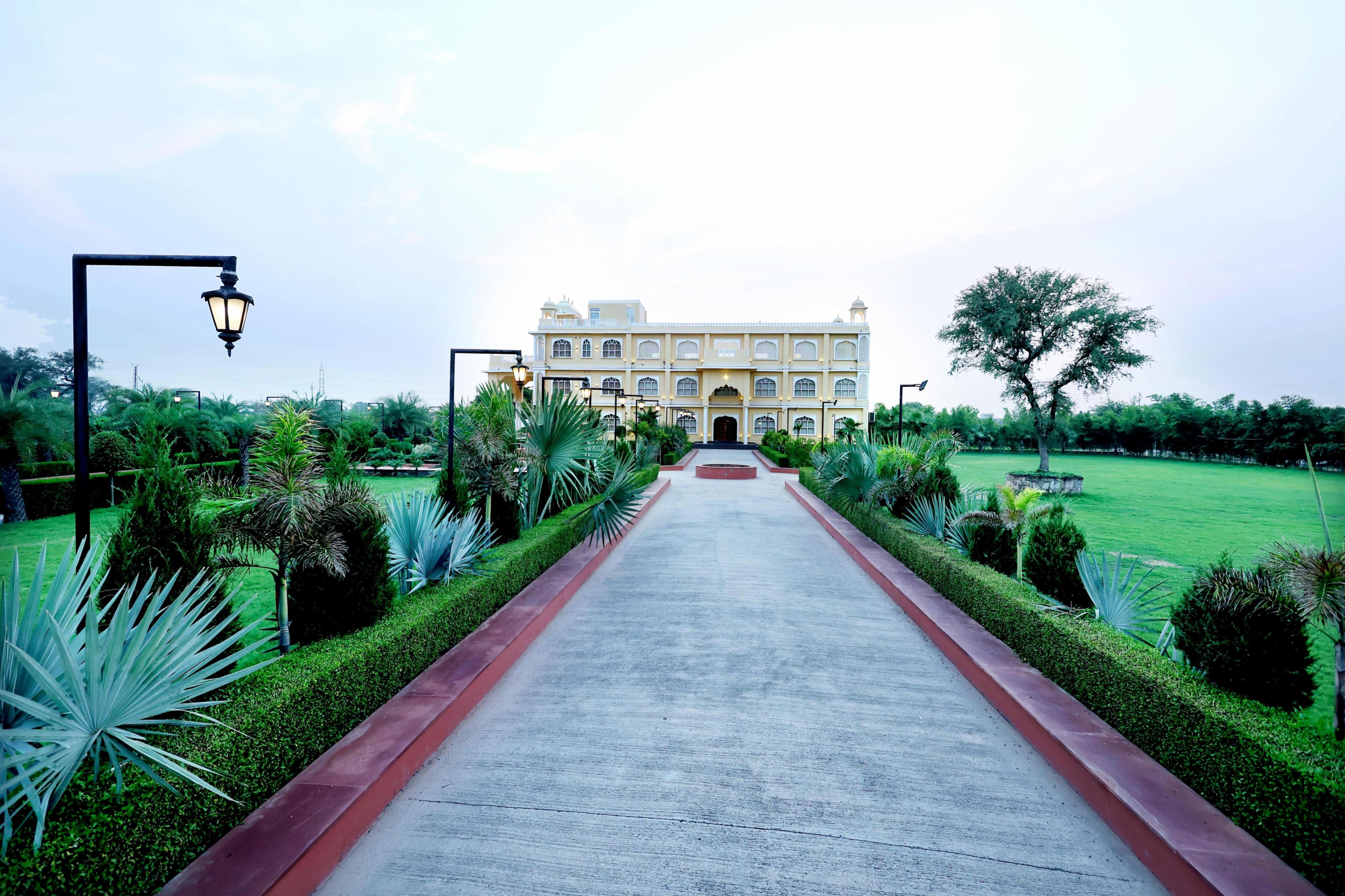 Hari Mahal Resort - Tap to explore photos