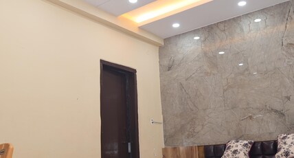 HOTEL RADIANT Room Type - Luxury Room (City View)