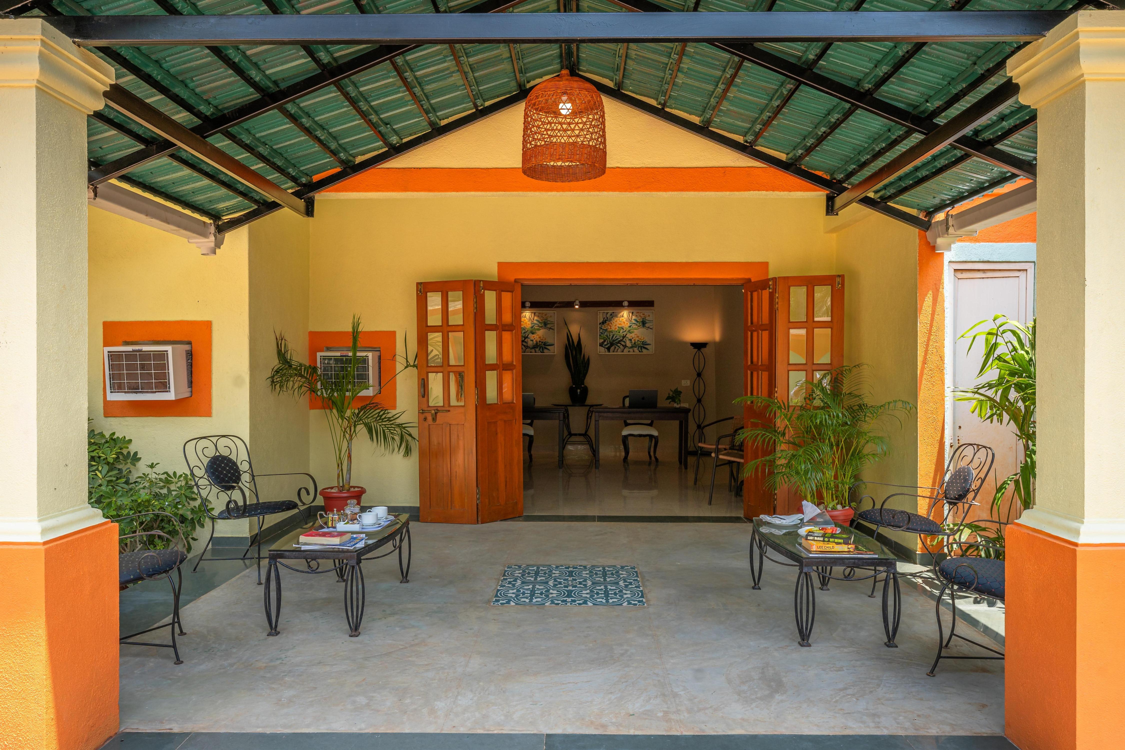 Victor Exotica An Indy Resort - Tap to explore photos
