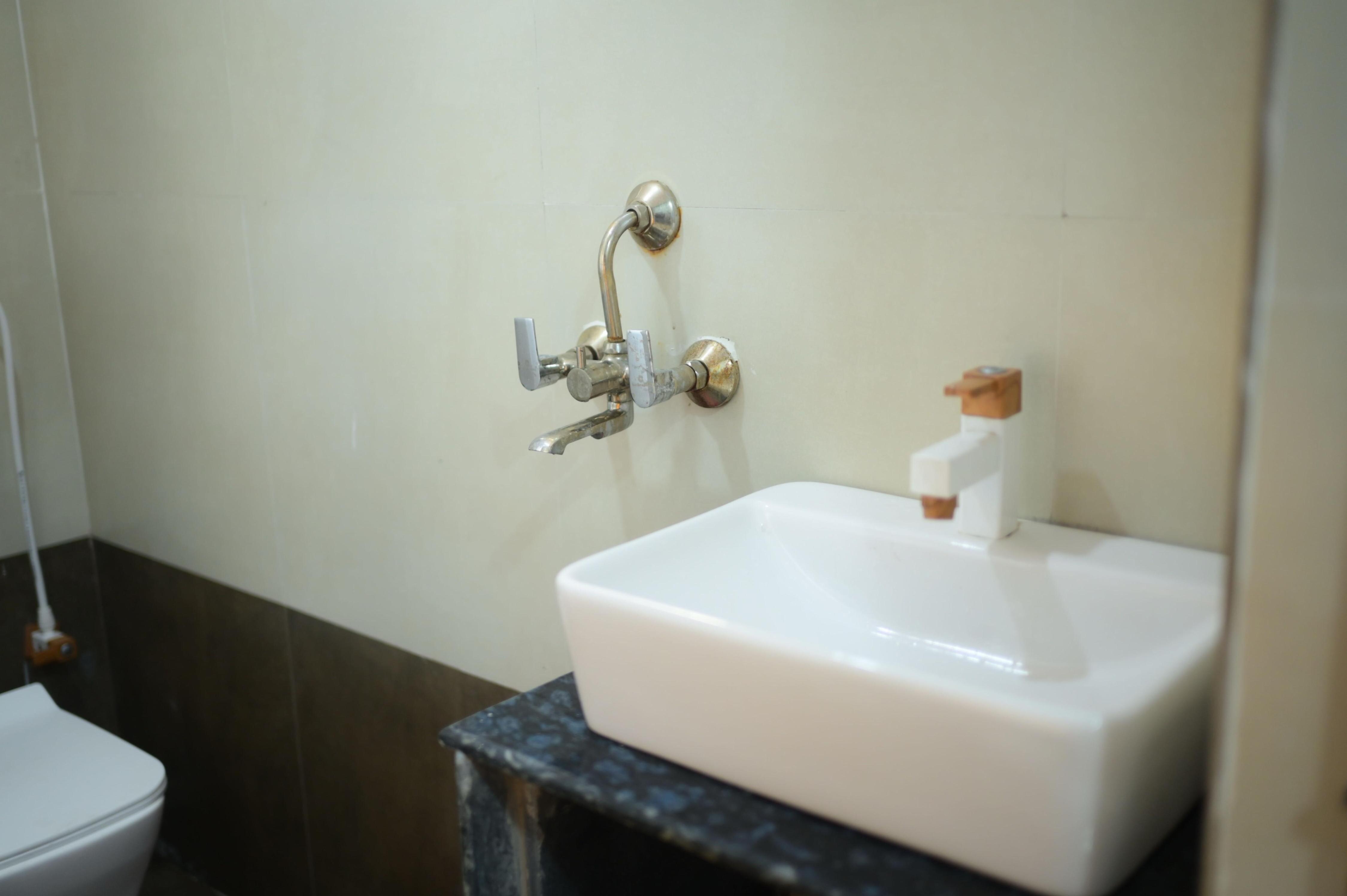 Hotel O Westin Regency - Tap to explore photos