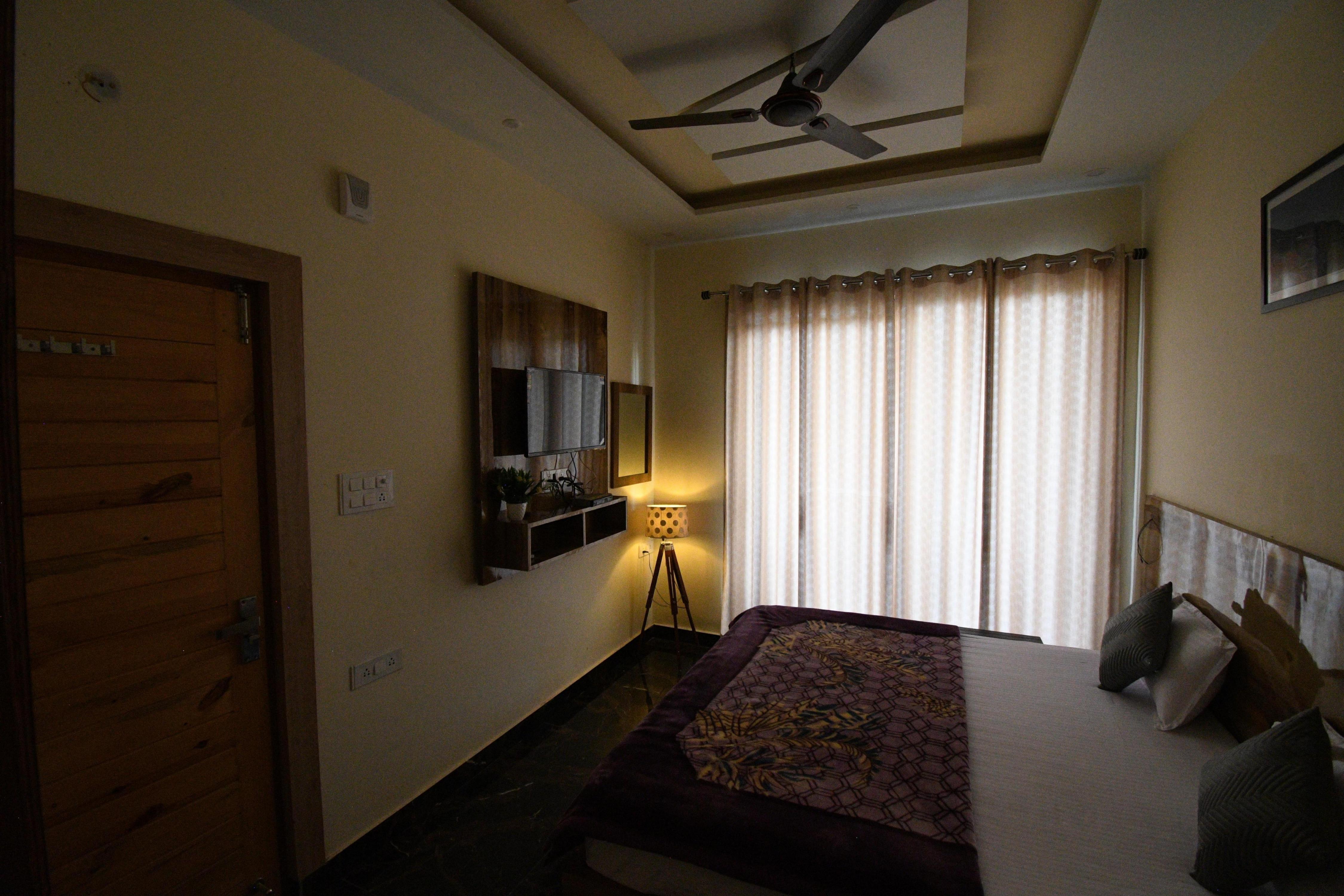 Nij Kashi Home Stay - Tap to explore photos