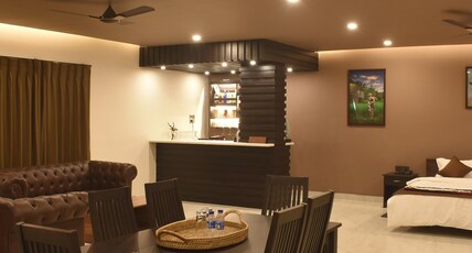 Oak House Room Type - Naga Morung (Traditional Suite)