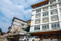 THE ADDRESS BY DIP PALACE - 5 MINS TO MG MARG