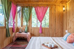 The Rustic Treehouse